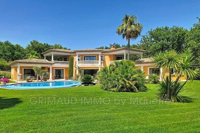 /international/fr/grimaud-provence-alpes-cote-d-azur-310109097513/