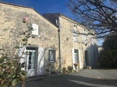 /international/fr/saint-romain-la-virvee-aquitaine-310105347987/