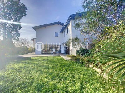 /international/fr/saint-jean-de-luz-aquitaine-310098977491/