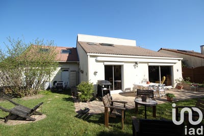 /international/fr/les-clayes-sous-bois-ile-de-france-310100295621/