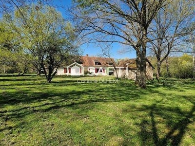 /international/fr/bourbon-l-archambault-auvergne-310106488072/