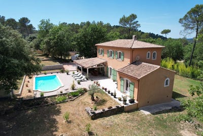 /international/fr/cotignac-hh-16200534-cotignac-provence-alpes-cote-d-azur-310108697493/