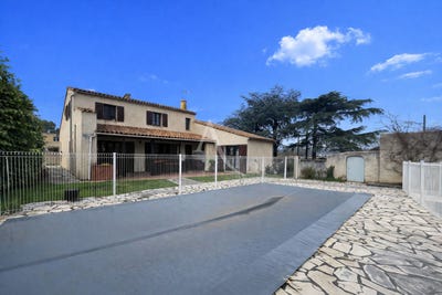 /international/fr/trebes-languedoc-roussillon-310106395594/
