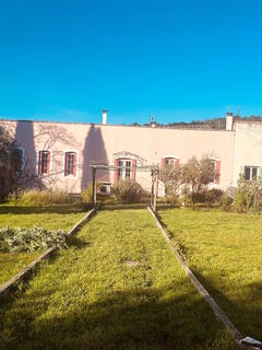 /international/fr/pieusse-languedoc-roussillon-310108292378/