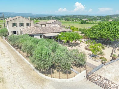 /international/fr/oppede-provence-alpes-cote-d-azur-310108948766/