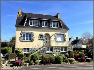/international/fr/plonevez-porzay-brittany-310106997604/