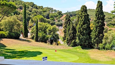 /international/fr/agay-provence-alpes-cote-d-azur-310108788561/