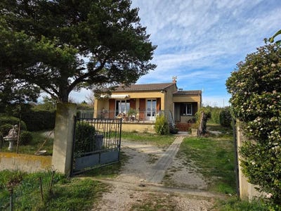 /international/fr/pujaut-languedoc-roussillon-310107045802/