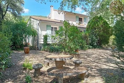 /international/fr/saint-hippolyte-du-fort-languedoc-roussillon-310109311055/