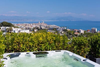 /international/fr/antibes-hh-15346014-antibes-provence-alpes-cote-d-azur-310100957745/