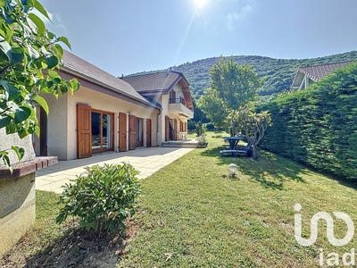 /international/fr/saint-martin-de-la-cluze-rhone-310098470286/