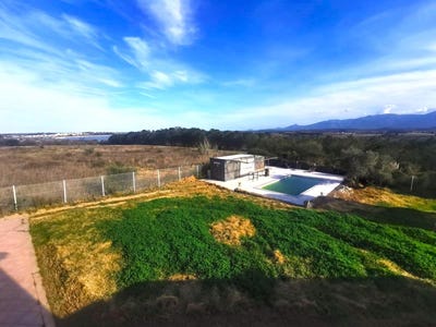 /international/fr/pollestres-languedoc-roussillon-310103097132/
