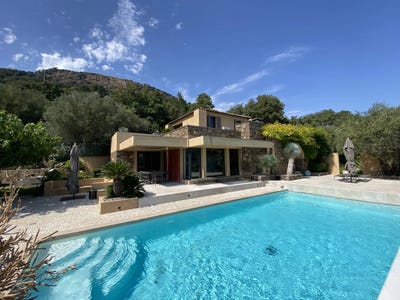 /international/fr/la-garde-freinet-provence-alpes-cote-d-azur-310110164076/