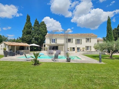 /international/fr/sainte-cecile-les-vignes-provence-alpes-cote-d-azur-310100638172/?lang=en