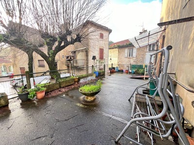 /international/fr/saint-pons-de-thomieres-languedoc-roussillon-310108727323/