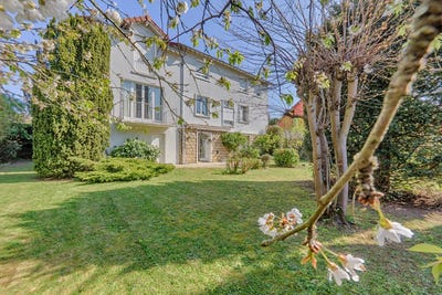 /international/fr/le-chesnay-ile-de-france-310098902685/