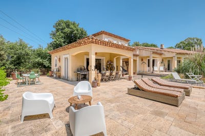 /international/fr/bormes-les-mimosas-provence-alpes-cote-d-azur-310099280260/