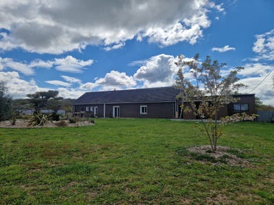 /international/fr/connerre-pays-de-la-loire-310103448927/