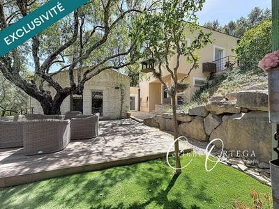 /international/fr/calvisson-languedoc-roussillon-310109206075/?lang=th