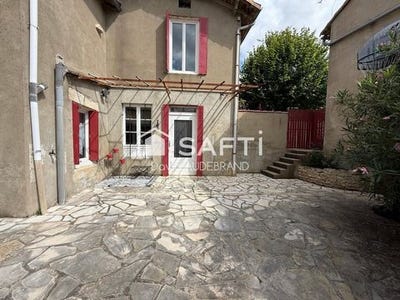 /international/fr/champdeniers-charente-310106359205/