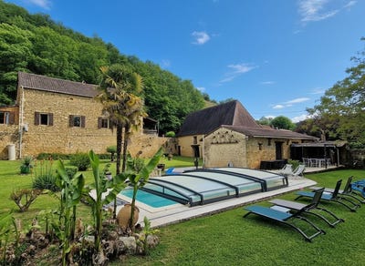 /international/fr/saint-cyprien-aquitaine-310108602990/?lang=th