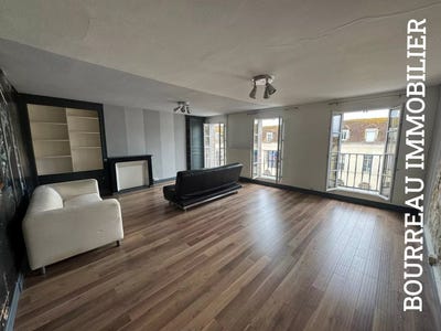 /international/fr/joigny-burgundy-310100173290/