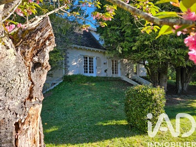 /international/fr/rochechouart-limousin-310108000883/