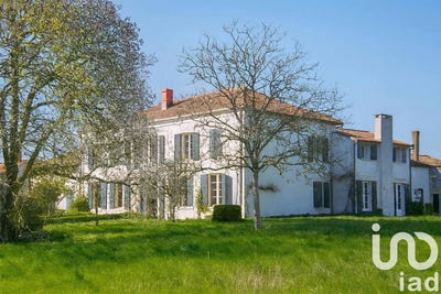/international/fr/chize-charente-310103003589/