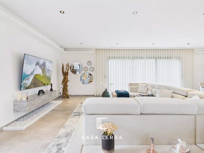 /international/fr/figari-corsica-310106405723/
