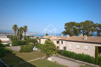 /international/fr/villeneuve-loubet-provence-alpes-cote-d-azur-310100546880/
