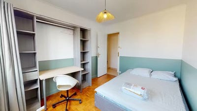 /international/fr/avenue-pierre-brossolette-bron-rhone-310107739319/