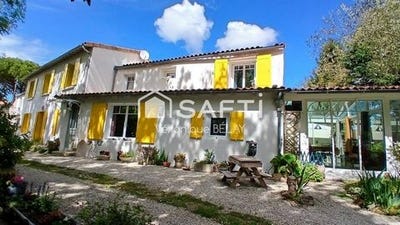 /international/fr/saint-romain-de-benet-charente-310107496808/