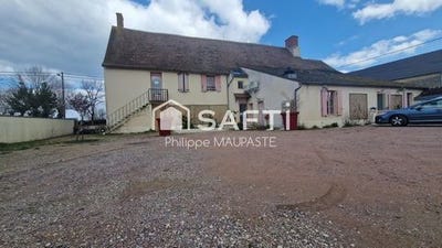 /international/fr/la-guerche-sur-l-aubois-centre-val-de-loire-310098770492/