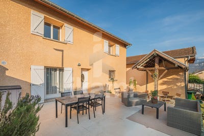 /international/fr/voiron-rhone-310106857057/
