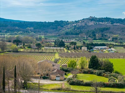 /international/fr/bonnieux-provence-alpes-cote-d-azur-310107269640/