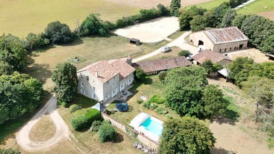 /international/fr/gencay-charente-310096675557/