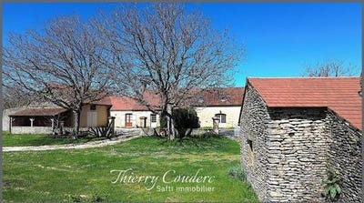 /international/fr/saint-crepin-et-carlucet-aquitaine-310106997626/