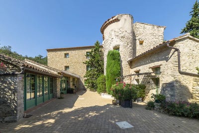/international/fr/l-isle-sur-la-sorgue-hh-15504220-l-isle-sur-la-sorgue-provence-alpes-cote-d-azur-310100956976/