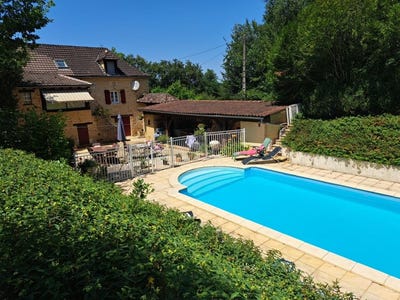 /international/fr/gourdon-midi-pyrenees-310100937986/