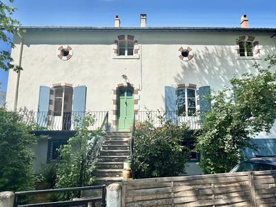 /international/fr/quillan-languedoc-roussillon-310107921240/