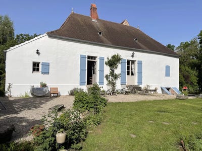 /international/fr/pierre-de-bresse-burgundy-310100760484/
