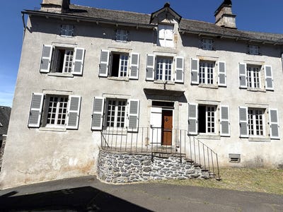 /international/fr/marcenat-auvergne-310108553779/
