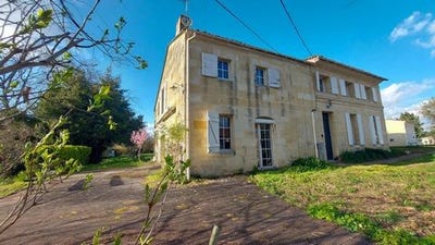 /international/fr/saint-emilion-aquitaine-310107299467/