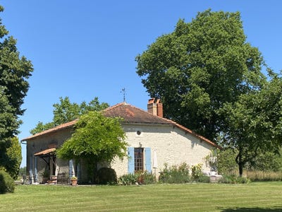 /international/fr/aubeterre-sur-dronne-charente-310108792394/