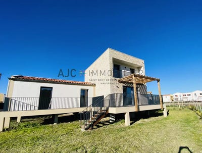 /international/fr/saint-etienne-du-gres-provence-alpes-cote-d-azur-310105266789/