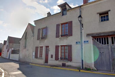 /international/fr/issou-centre-val-de-loire-310108329507/
