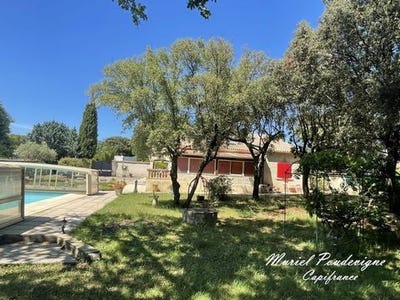 /international/fr/uchaux-provence-alpes-cote-d-azur-310100175151/
