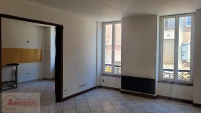 /international/fr/laragne-monteglin-provence-alpes-cote-d-azur-120092382744/