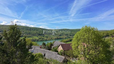 /international/fr/lissac-sur-couze-limousin-310107368217/
