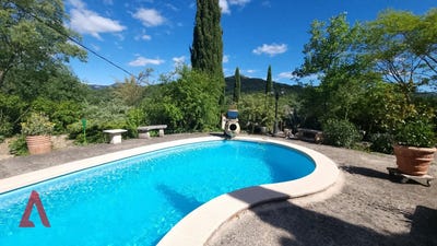 /international/fr/poujols-languedoc-roussillon-310108133813/